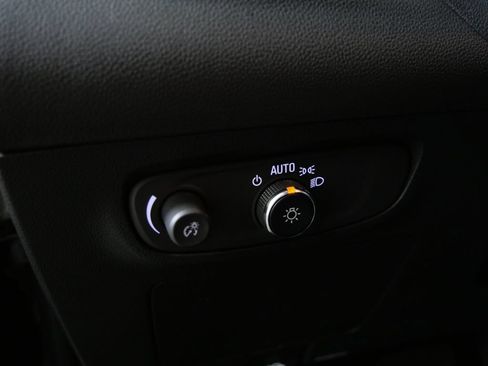 Used 2024 Buick Encore GX Preferred AWD/4WD image 17