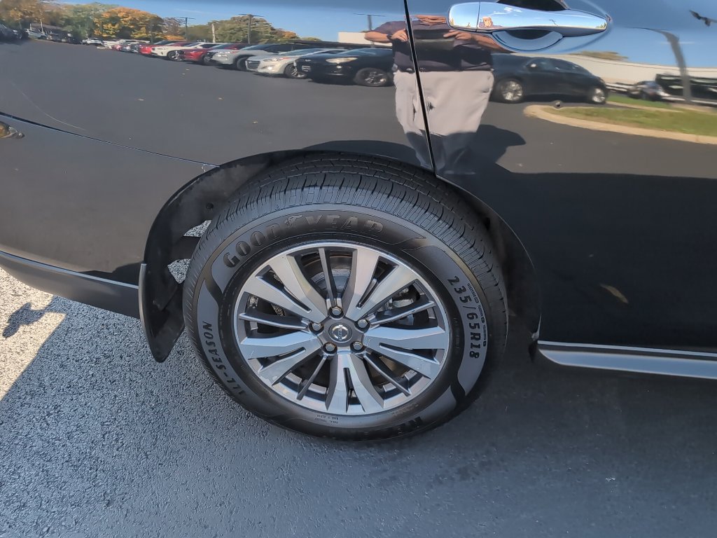 Used 2017 Nissan Pathfinder S AWD/4WD image 4