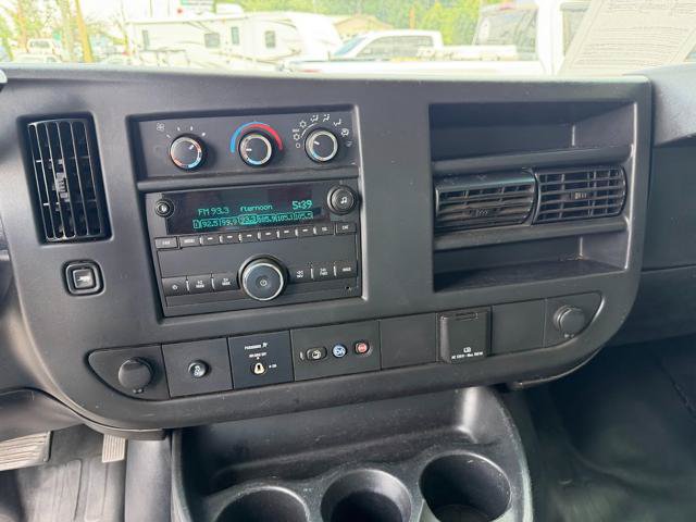 Used 2015 Chevrolet Express 3500 RWD image 9