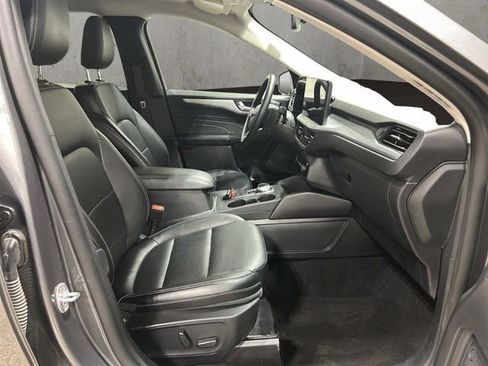 Used 2025 Ford Escape Platinum image 19