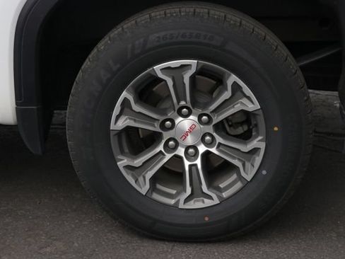 Used 2024 GMC Sierra 1500 SLT AWD/4WD image 12