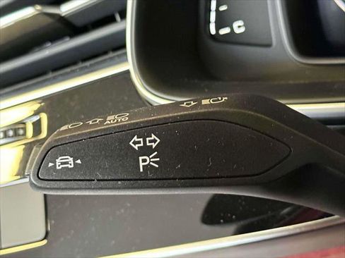 Used 2025 Audi Q8 Premium Plus w/ Premium Plus Package image 9