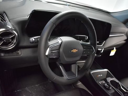 New 2026 Chevrolet Equinox LT w/ Convenience Package II AWD/4WD image 12