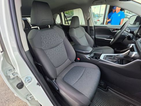 Used 2023 Toyota RAV4 XLE FWD image 3