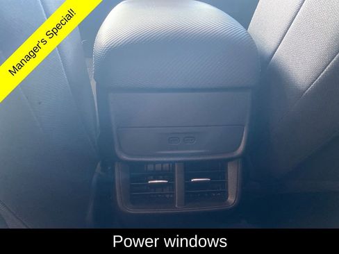 Used 2025 Chevrolet Equinox LT image 12