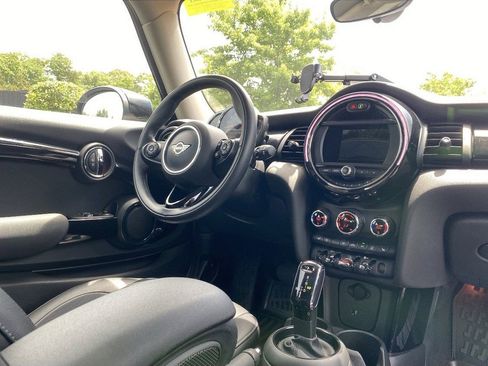Used 2020 MINI Cooper 2-Door Hardtop FWD image 6