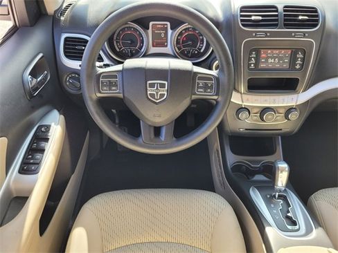 Certified 2018 Dodge Journey SE image 15