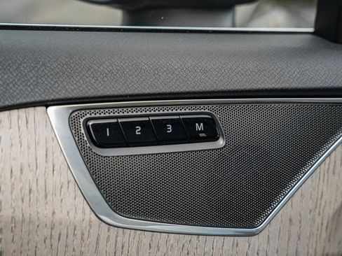 Used 2024 Volvo XC90 B6 Plus image 37