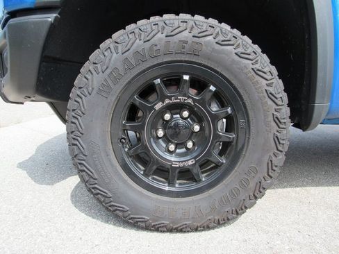 Certified 2024 GMC Sierra 1500 AT4X w/ AT4X AEV Edition image 8