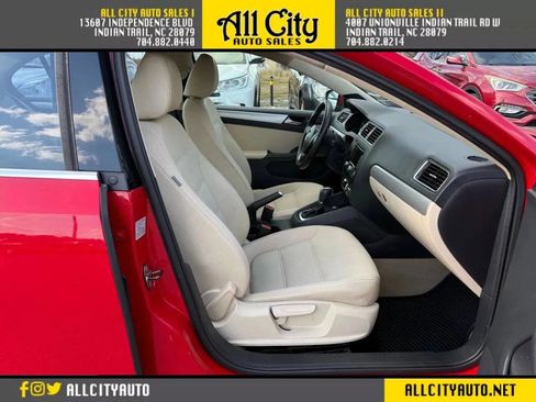 Used 2012 Volkswagen Jetta TDI FWD image 10