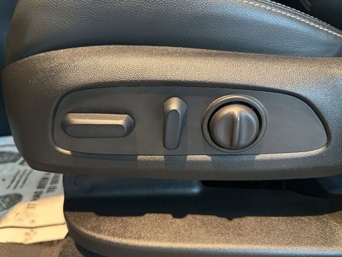 Certified 2023 GMC Terrain SLT w/ Tech Package image 18