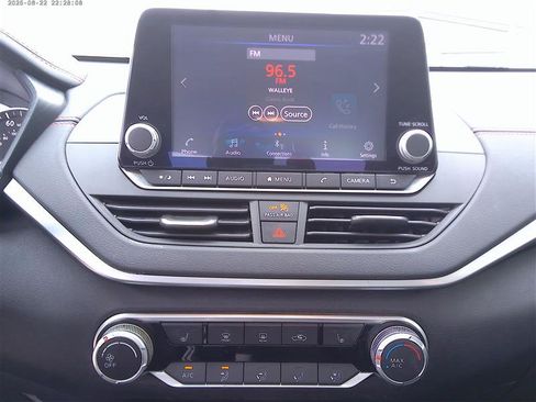 Used 2022 Nissan Altima 2.5 SR w/ Midnight Edition Package AWD/4WD image 12
