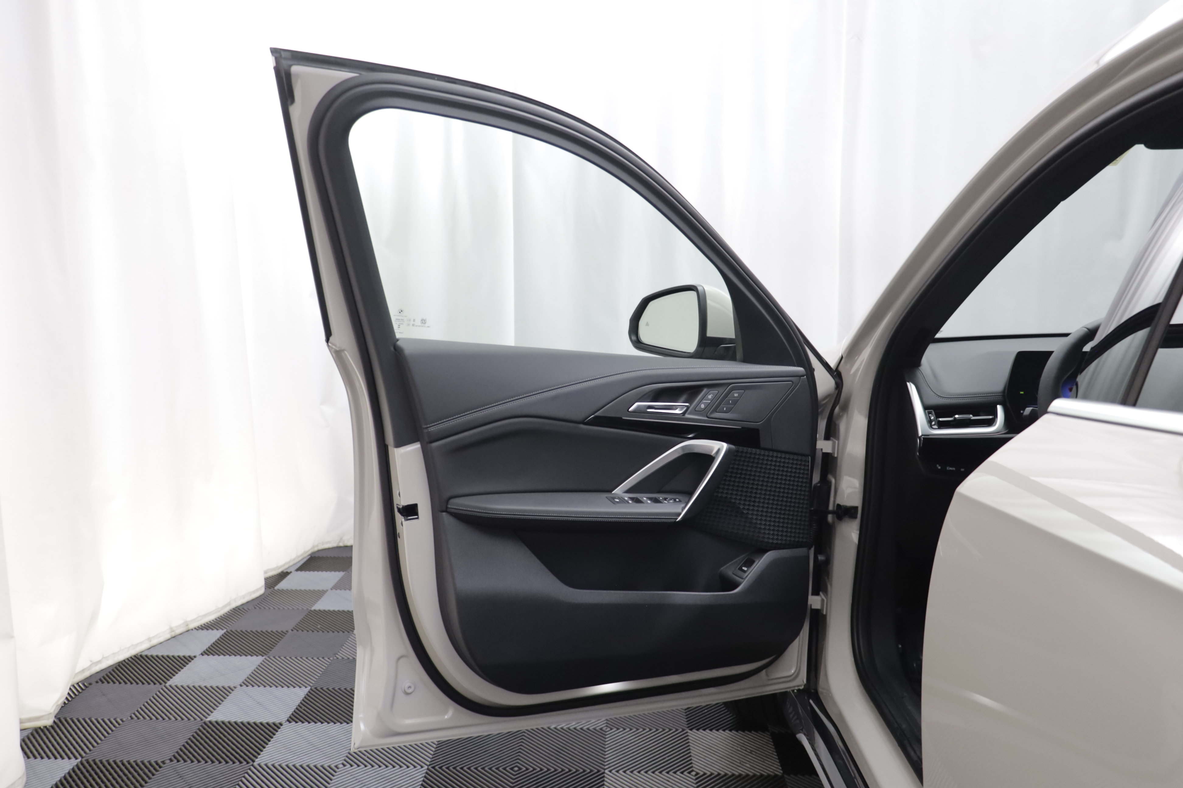 New 2027 BMW X1 xDrive28i AWD/4WD image 5