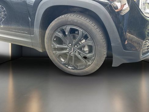 Used 2022 GMC Terrain SLE w/ Driver Convenience Package FWD image 6