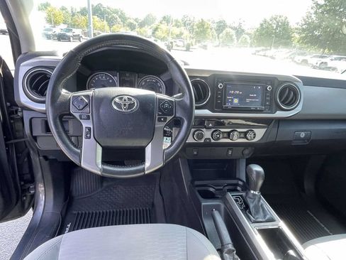 Used 2017 Toyota Tacoma SR5 w/ Tow Package AWD/4WD image 14