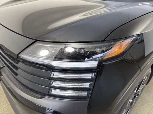 New 2025 Nissan Kicks SV w/ SV Premium Package image 29