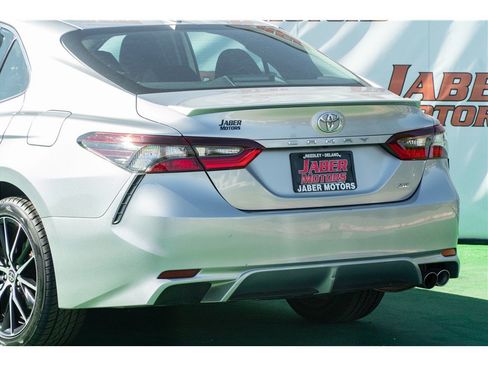 Used 2024 Toyota Camry SE FWD image 21