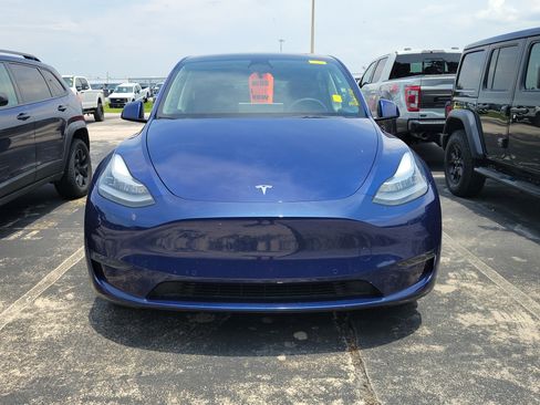 Used 2022 Tesla Model Y Long Range AWD/4WD image 2
