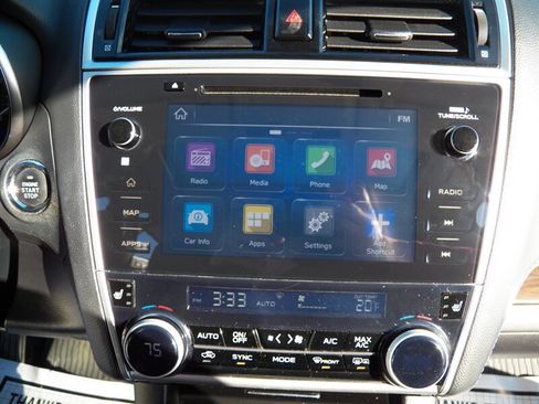 Used 2018 Subaru Outback 3.6R Touring image 16