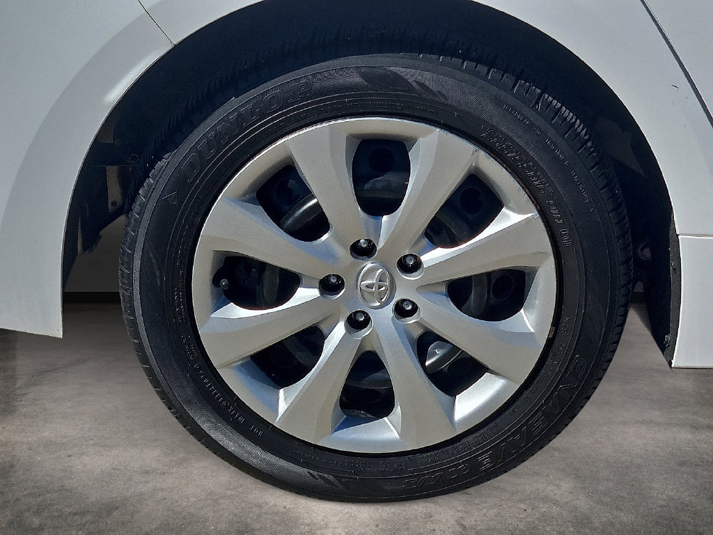 Used 2023 Toyota Corolla LE FWD image 7