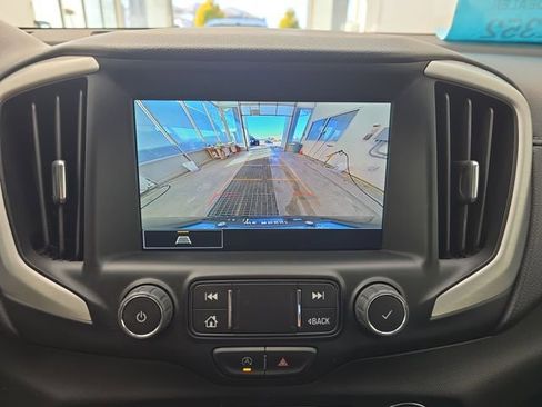 Used 2024 GMC Terrain SLT image 19