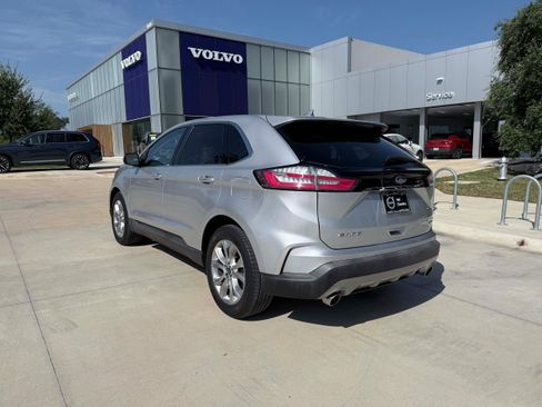 Used 2019 Ford Edge Titanium w/ Cold Weather Package AWD/4WD image 4