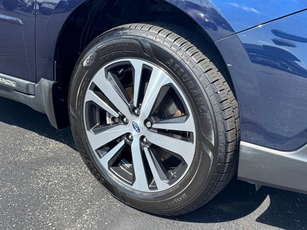 Used 2018 Subaru Outback 3.6R Limited AWD/4WD image 25