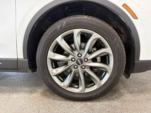 Used 2021 Lincoln Corsair AWD w/ Premium Package image 27