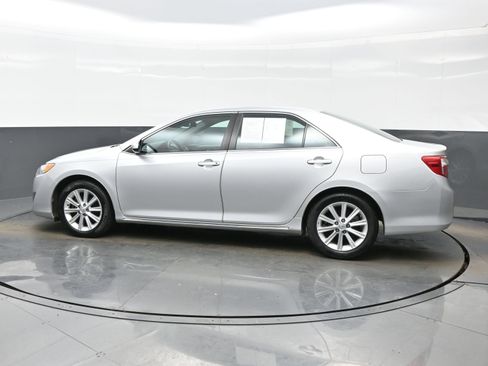 Used 2014 Toyota Camry XLE image 3
