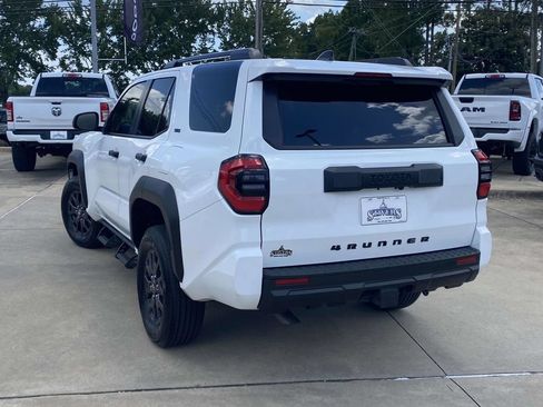 Used 2025 Toyota 4Runner SR5 RWD image 6