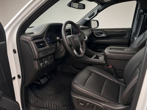 Used 2021 Chevrolet Suburban RST w/ Luxury Package RWD image 4