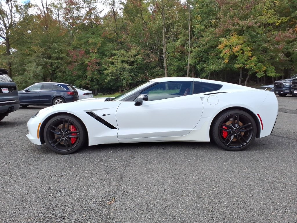 Used 2016 Chevrolet Corvette Stingray Coupe w/ Carbon Flash Badge Package RWD image 4