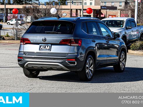 Used 2024 Volkswagen Taos SE image 7