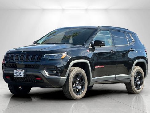 Used 2023 Jeep Compass Trailhawk w/ Trailhawk Elite Group image 7