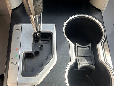 Used 2014 Toyota Camry LE image 14