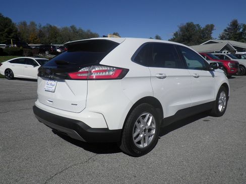 Certified 2024 Ford Edge SEL image 6