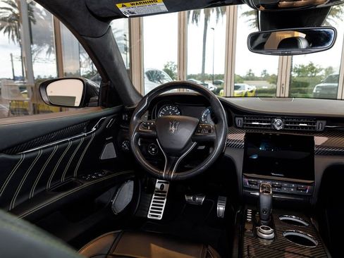 Used 2022 Maserati Quattroporte Trofeo RWD image 9