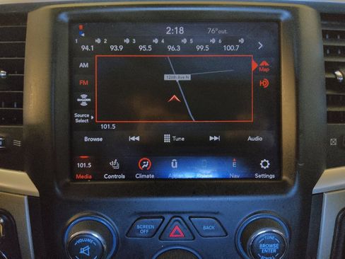 Used 2020 RAM 1500 Classic SLT w/ Luxury Group image 25