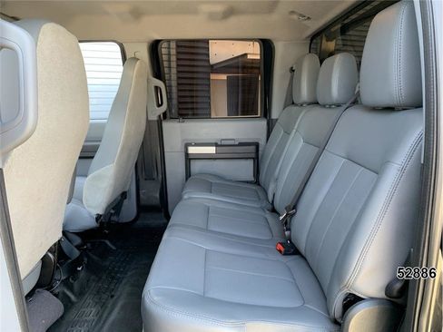 Used 2022 Ford F750 2WD Crew Cab Super Duty image 24