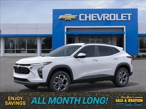 New 2026 Chevrolet Trax LT w/ Driver Confidence Package image 2