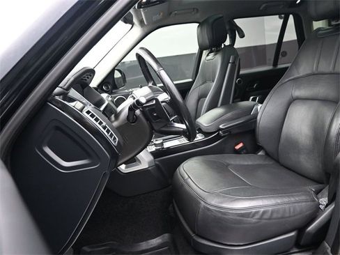 Used 2018 Land Rover Range Rover HSE image 9