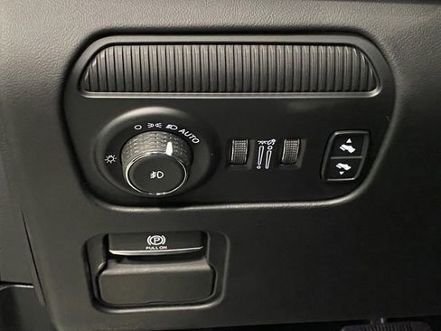 Used 2022 Jeep Grand Wagoneer Series II image 28