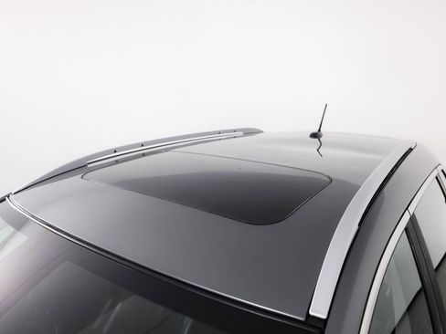 Used 2017 Nissan Rogue Sport SL w/ SL Premium Package image 12