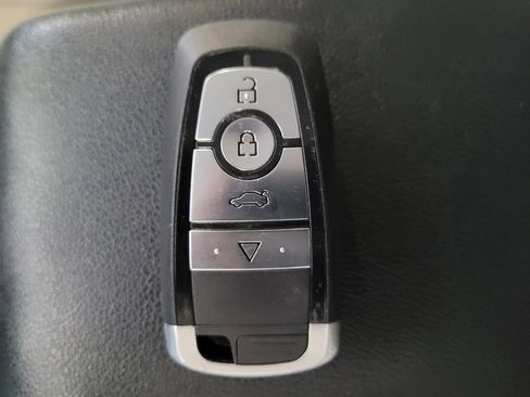 Used 2021 Ford EcoSport SE w/ SE Convenience Package FWD image 32