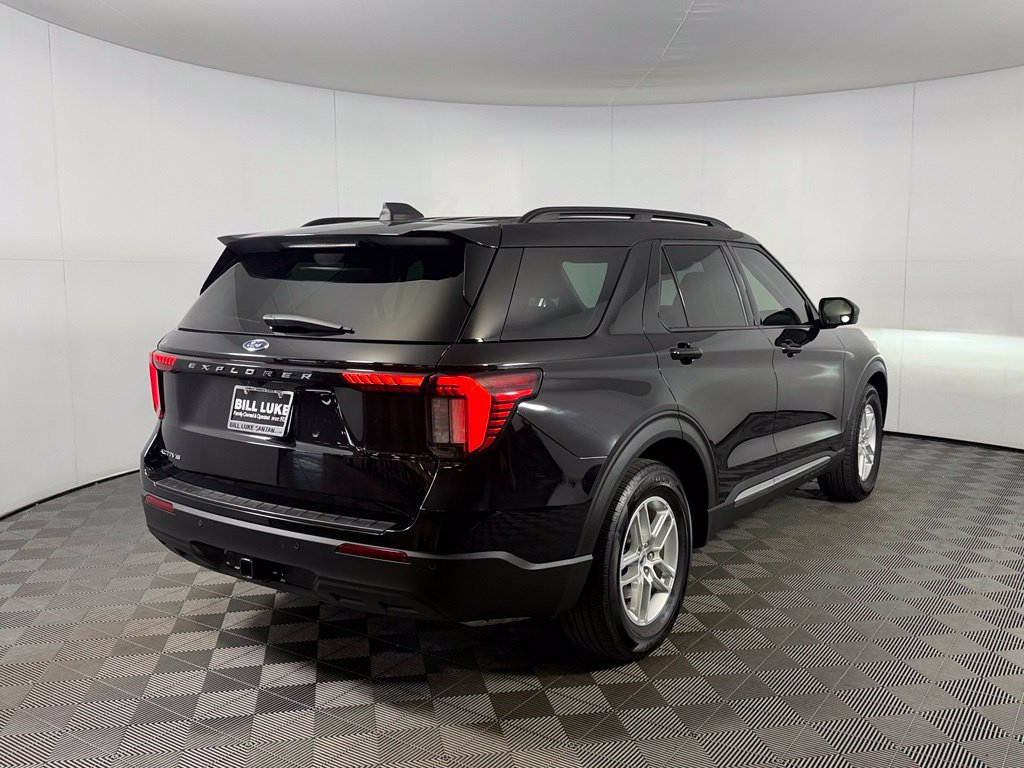 Used 2025 Ford Explorer Active RWD image 4