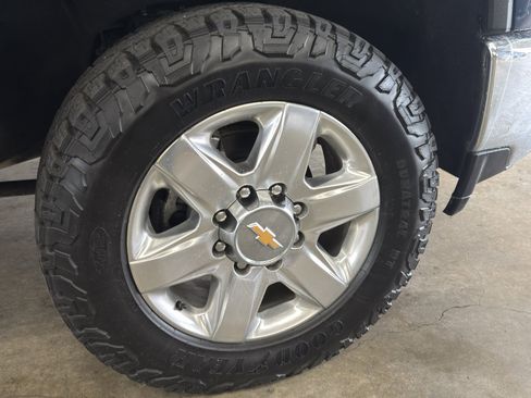 Used 2022 Chevrolet Silverado 2500 LTZ w/ LTZ Plus Package image 15