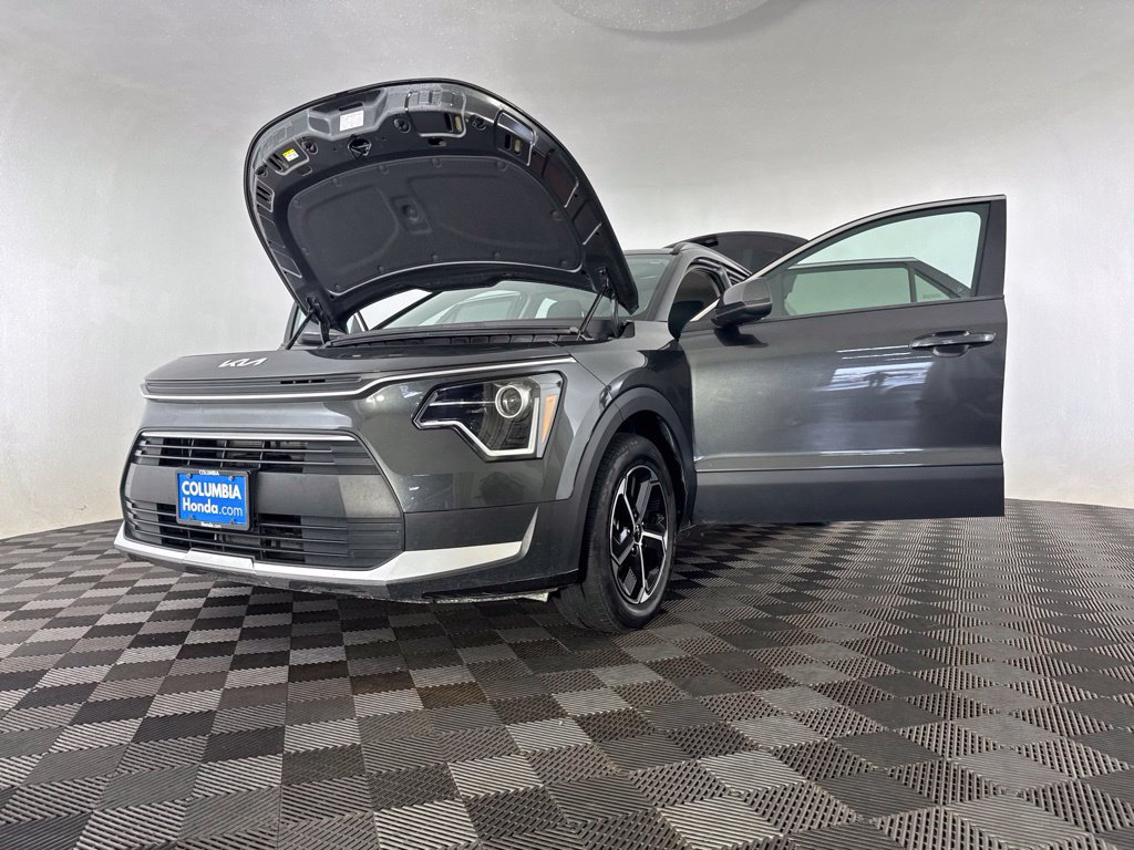 Used 2025 Kia Niro LX FWD image 17