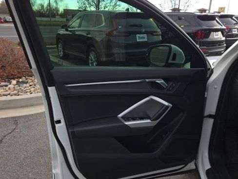 Used 2021 Audi Q3 2.0T Premium w/ Convenience Package image 8