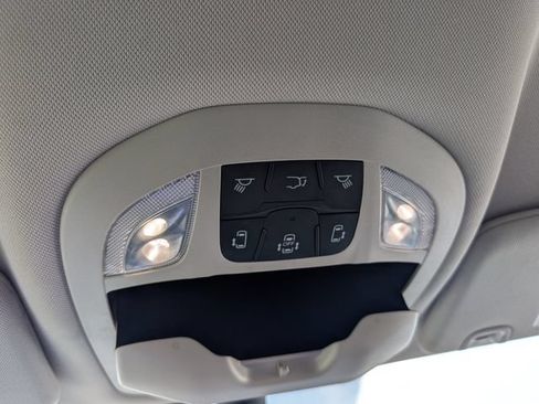 Used 2022 Chrysler Pacifica Touring-L FWD image 21