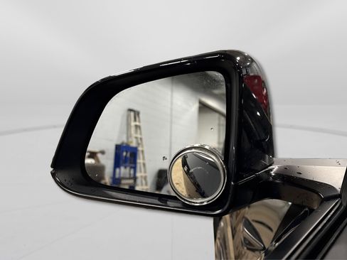 Used 2020 Tesla Model Y Long Range image 14